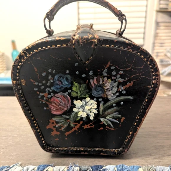 Vintage 1950s Hand-Painted Leather Box Purse w/ Batik Lining – Mid-Century Novel - Picture 3 of 10